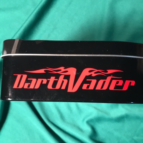 Darth Vader Tin - Picture 3 of 4